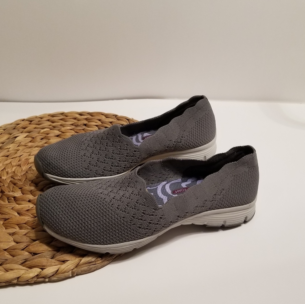 Skechers womens seager slip-on shoe closed toe